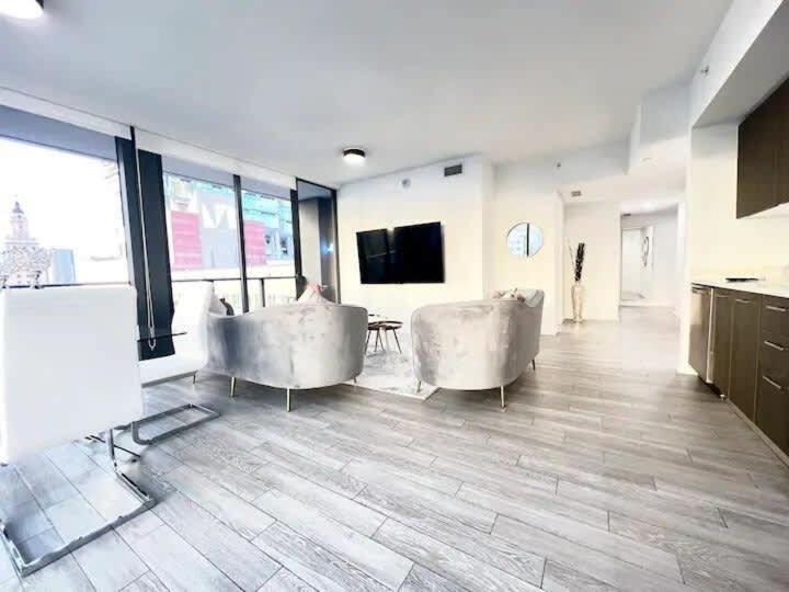 2Br, 2 Baths Lux Downtown Apt Heart Of Austin With Amazing Views, Pool, & Gym エクステリア 写真
