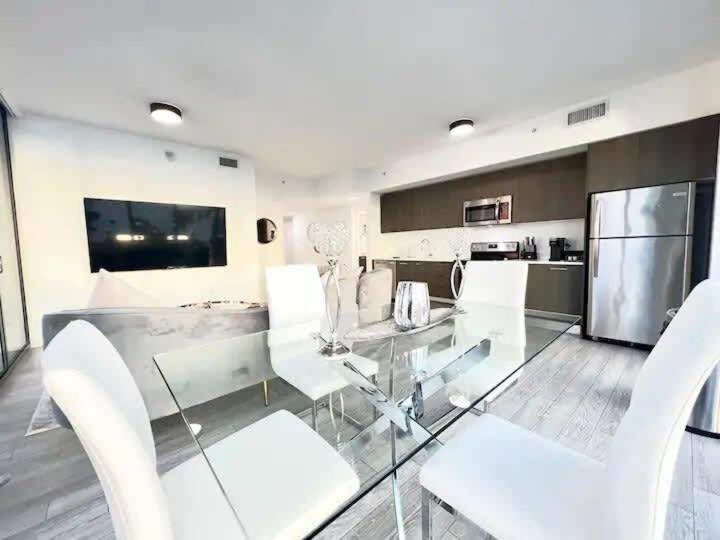 2Br, 2 Baths Lux Downtown Apt Heart Of Austin With Amazing Views, Pool, & Gym エクステリア 写真